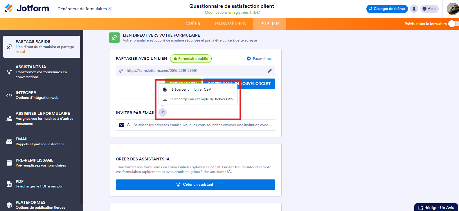 Capture d'écran montrant les options d'invitation dans le Générateur de formulaires Jotform, avec des fonctionnalités de téléchargement et de téléversement pour le formulaire