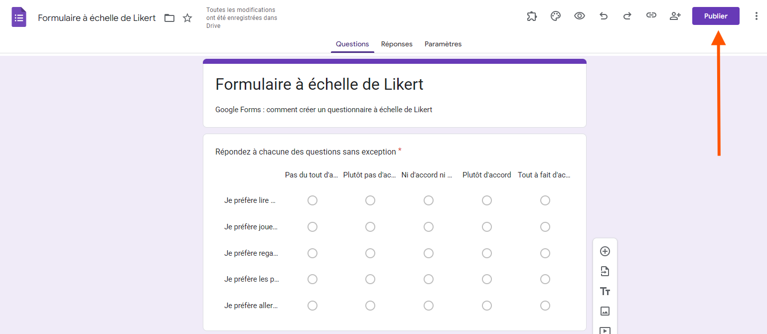 Flèche pointant vers le bouton Publier dans Google Forms