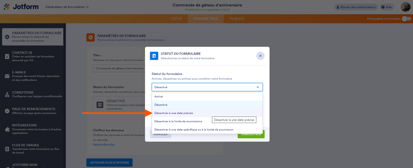 Sélection de l'option Désactiver à une date précise dans le menu déroulant Statut du formulaire dans le Générateur de formulaires Jotform