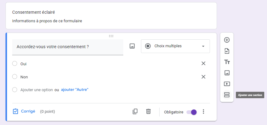 Capture d’écran de la barre latérale de la question du formulaire Google, qui met en évidence l'option Ajouter une section, ainsi qu'une question et une section de texte