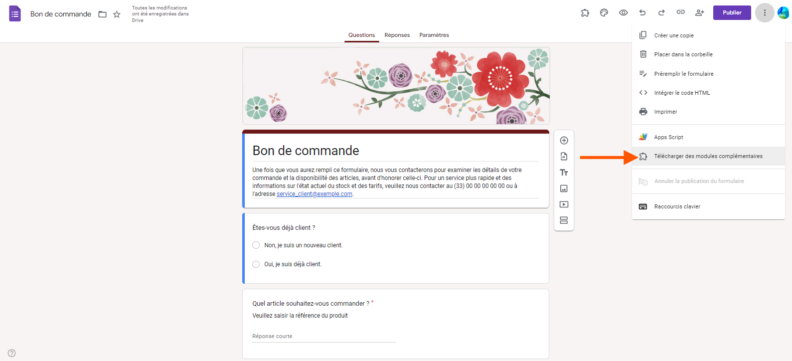 Capture d'écran d'un Bon de commande dans Google Forms avec une flèche pour cliquer sur Télécharger des modules complémentaires