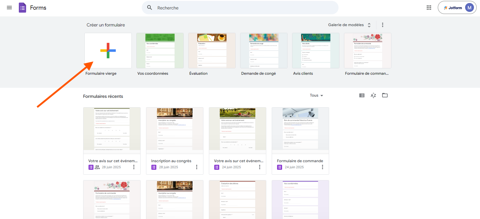 Capture d'écran de l'interface de la page des formulaires de Google Forms qui montre les options pour démarrer un nouveau formulaire, la galerie de modèles et une liste des formulaires récents