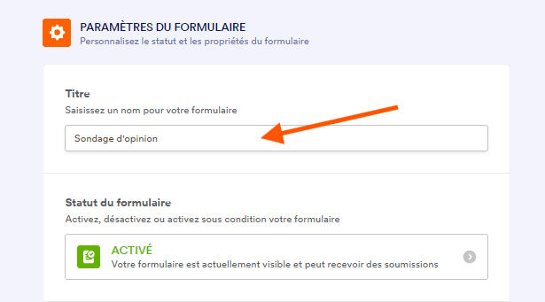Capture d'écran de l'onglet Paramètres dans Jotform avec une flèche pour saisir un titre, ainsi que les option de statut du formulaire