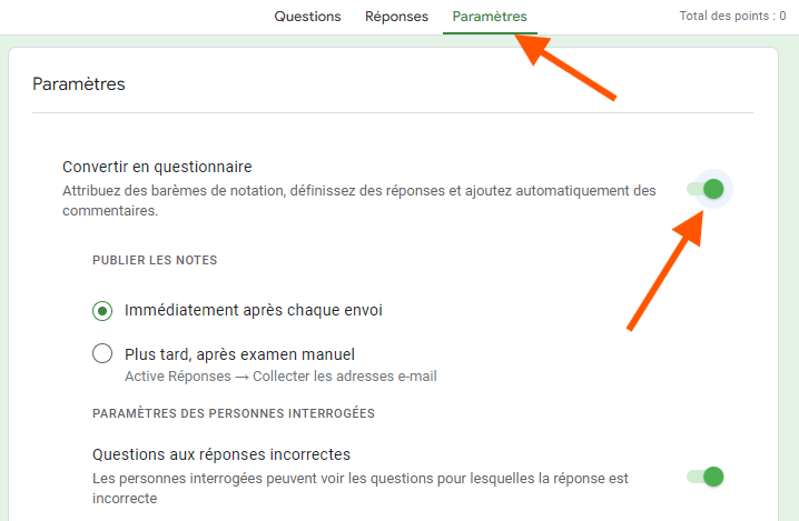 Capture d'écran montrant le menu des paramètres dans un formulaire Google Forms avec une flèche pointant vers l'onglet Paramètres en haut