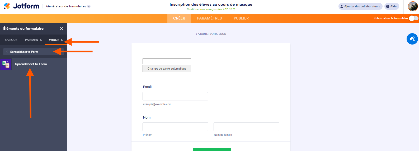 Capture d'écran du Générateur de formulaires Jotform avec des flèches pointant sur l'onglet Widget, la barre de recherche, et le widget Spreadsheet to Form (Conversion Tableur en Formulaire)