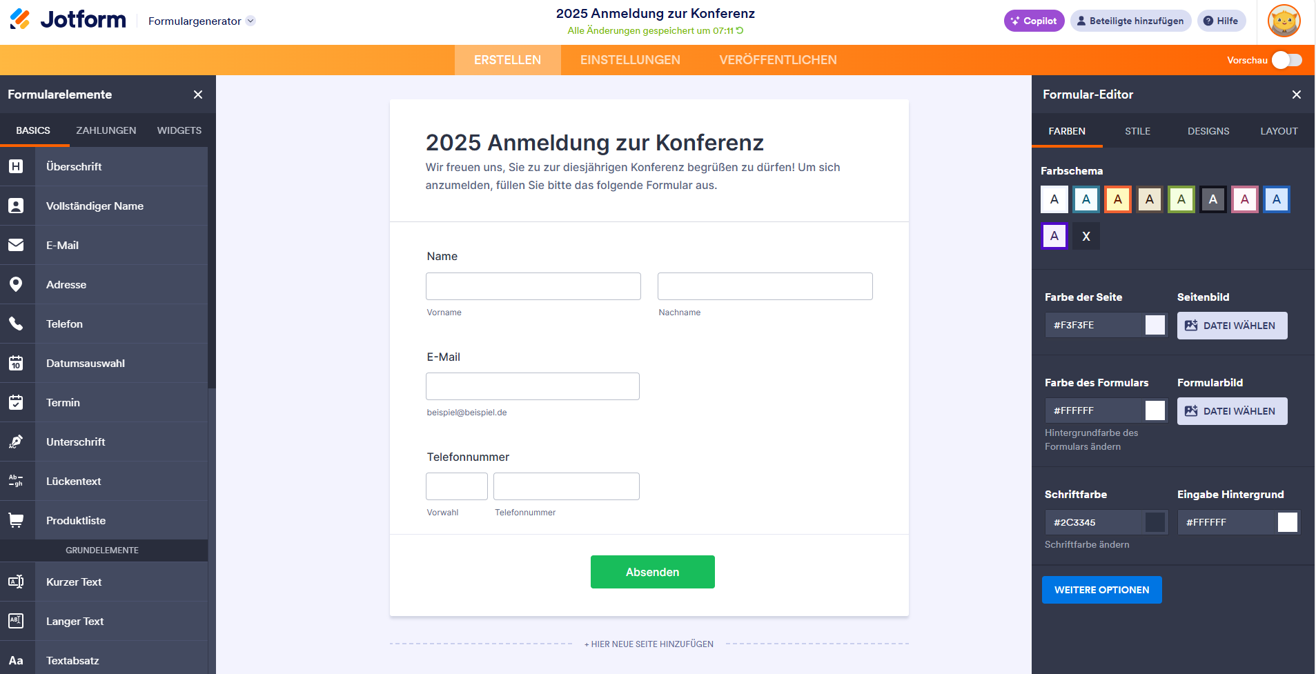 Ein "2025 Anmeldung zur Konferenz Formular" auf Jotform mit einer Seitenleiste, die Optionen zur Anpassung von Farbe und Design zeigt