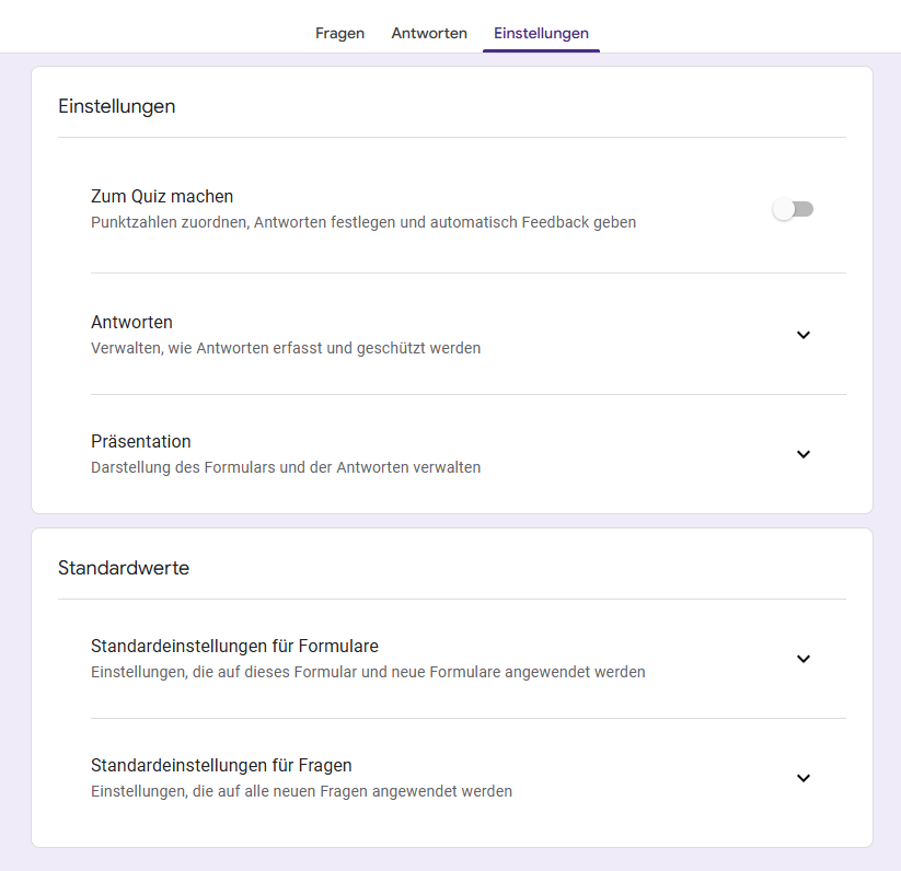 Ein Screenshot des Einstellungsmenüs eines Online-Formulars mit Optionen für Quiz, Antworten, Präsentation und Standardeinstellungen