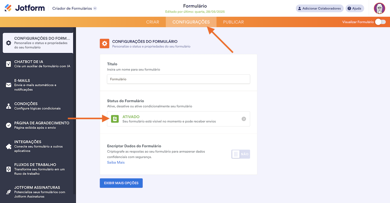 Captura de tela da aba Configurações no Criador de Formulários Jotform, com uma seta indicando a seção Status do Formulário configurada para Ativado