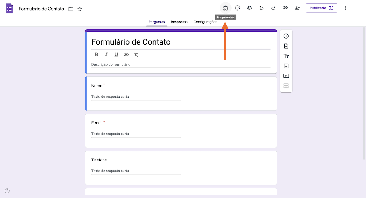 Clicando no ícone de peça de quebra-cabeça no Formulários Google