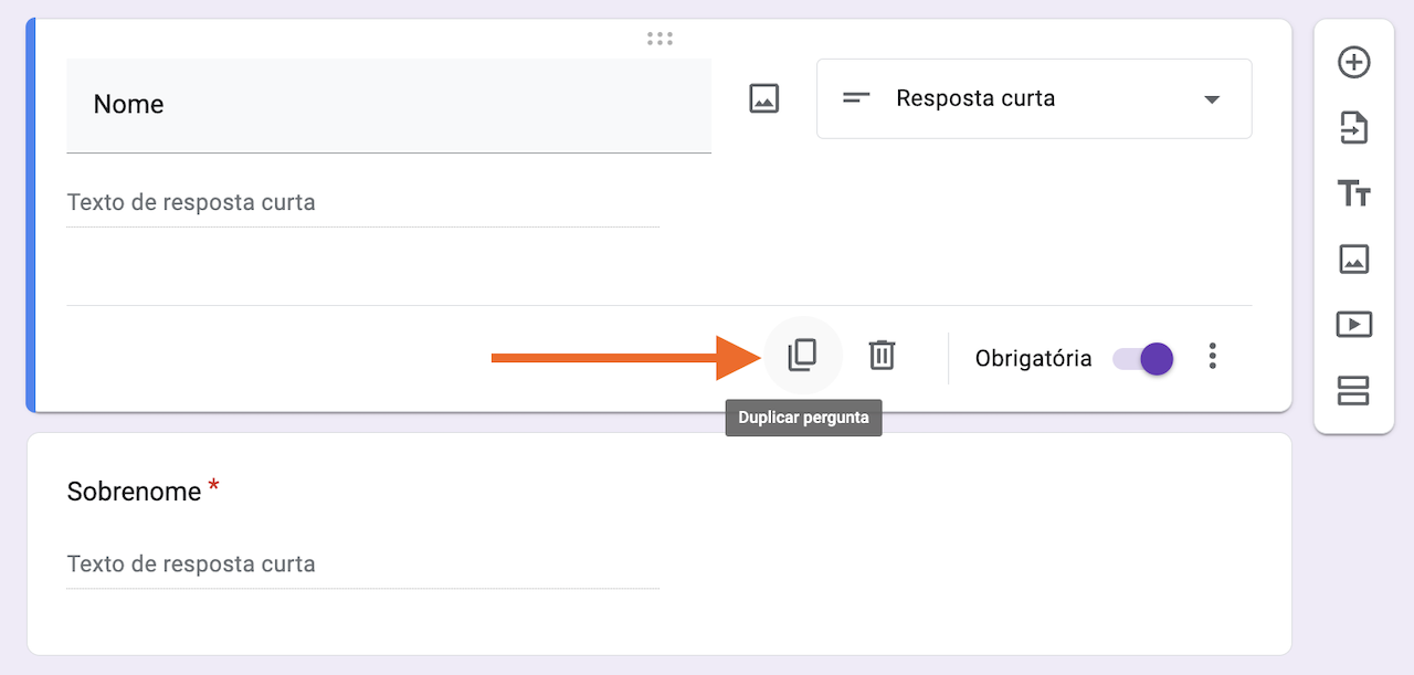 Captura de tela do criador do Formulários Google, com uma seta apontando para a opção Duplicar pergunta na parte inferior da pergunta