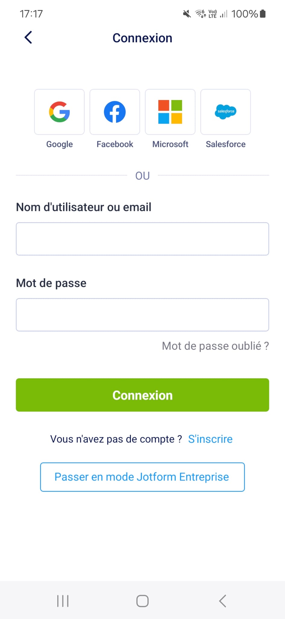Capture d'écran mobile d'une page de connexion proposant plusieurs options de connexion et des champs pour le nom d'utilisateur ou l'adresse email et le mot de passe