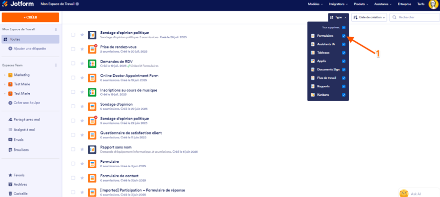 Capture d'écran de l'interface Mon Espace de travail avec la liste déroulante Types déroulée et une flèche avec un numéro 1 pointant vers l'option Formulaires de ce menu dans Jotform