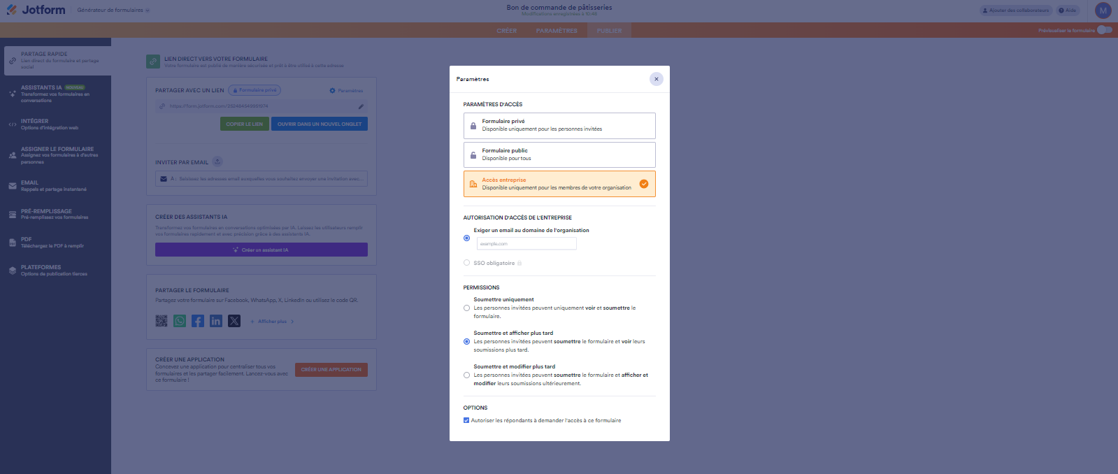 Capture d'écran d'un formulaire avec l'option Accès entreprise sélectionnée dans la fenêtre modale des paramètres Partager avec un lien dans le Générateur de formulaires Jotform