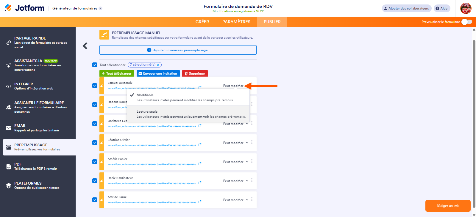 Capture d'écran des options pour modifier les permissions pour l'élément de Préremplissage manuel dans le Générateur de formulaires Jotform avec une flèche pointant vers Peut modifier et le menu correspondant déployé