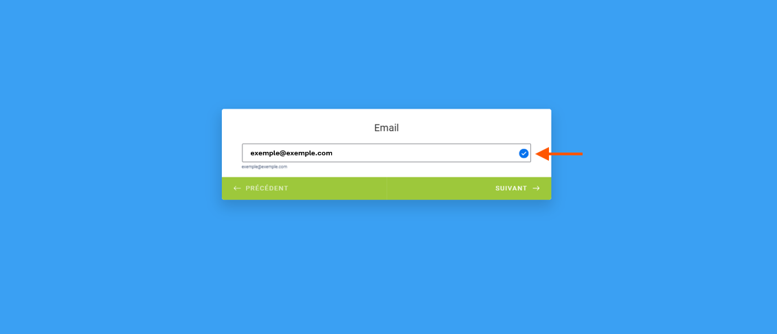 Capture d'écran de la carte Email d'un formulaire à cartes Jotform avec une adresse email vérifiée et une flèche vers la coche de confirmation de vérification
