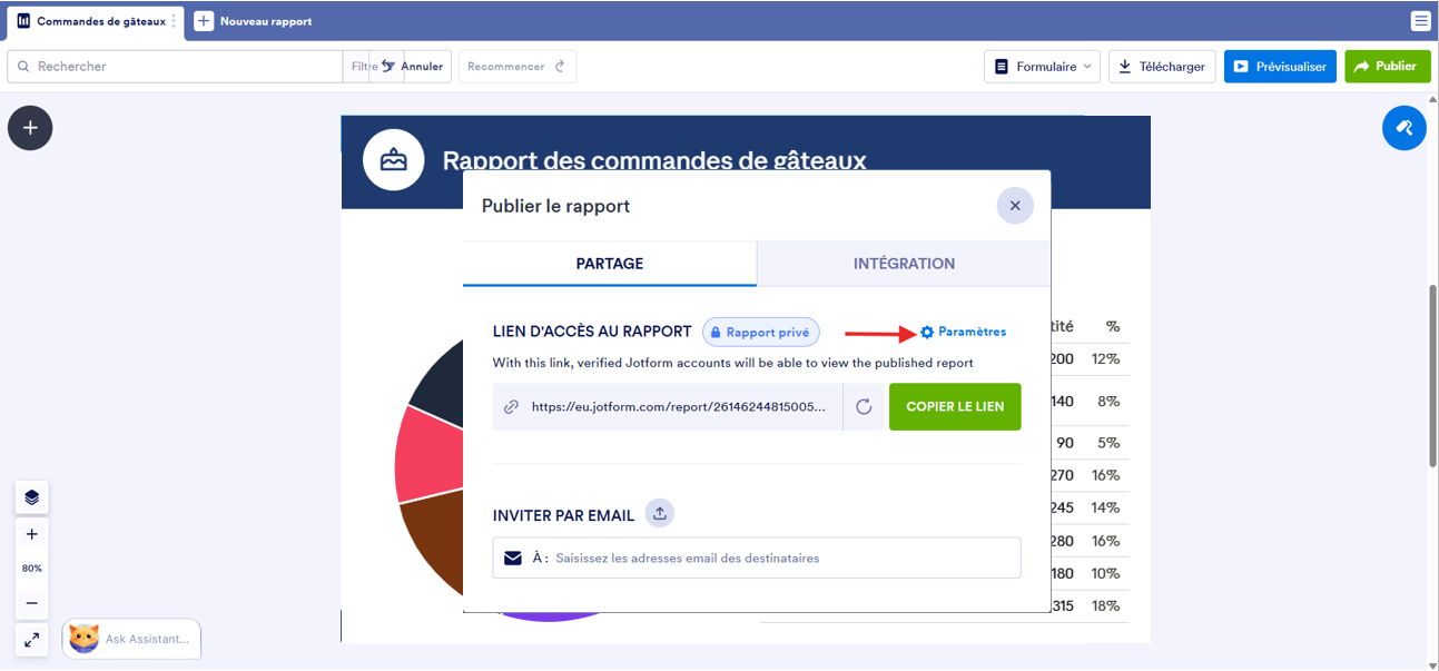 Capture d'écran d'un Rapport des commandes de gâteaux dans le Générateur de rapports Jotform avec la fenêtre modale Publier le rapport et une flèche vers Paramètres