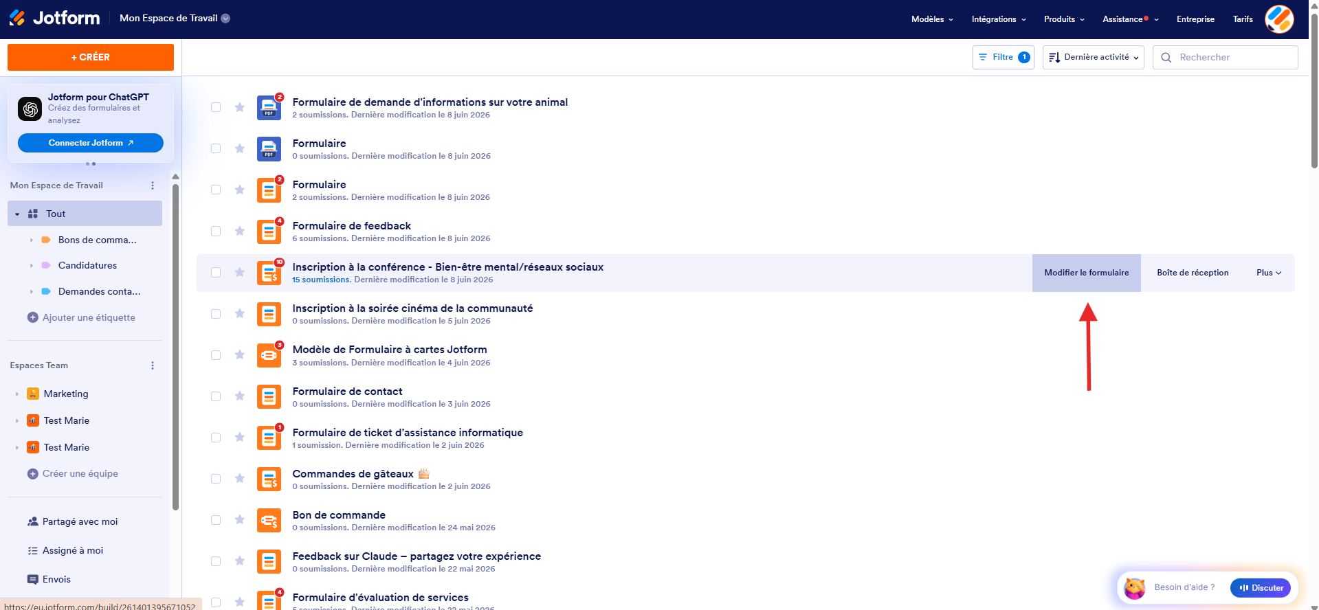 Capture d'écran de la page Mon Espace de Travail Jotform avec la liste des formulaires, un formulaire sélectionné et une flèche vers le bouton Modifier le formulaire
