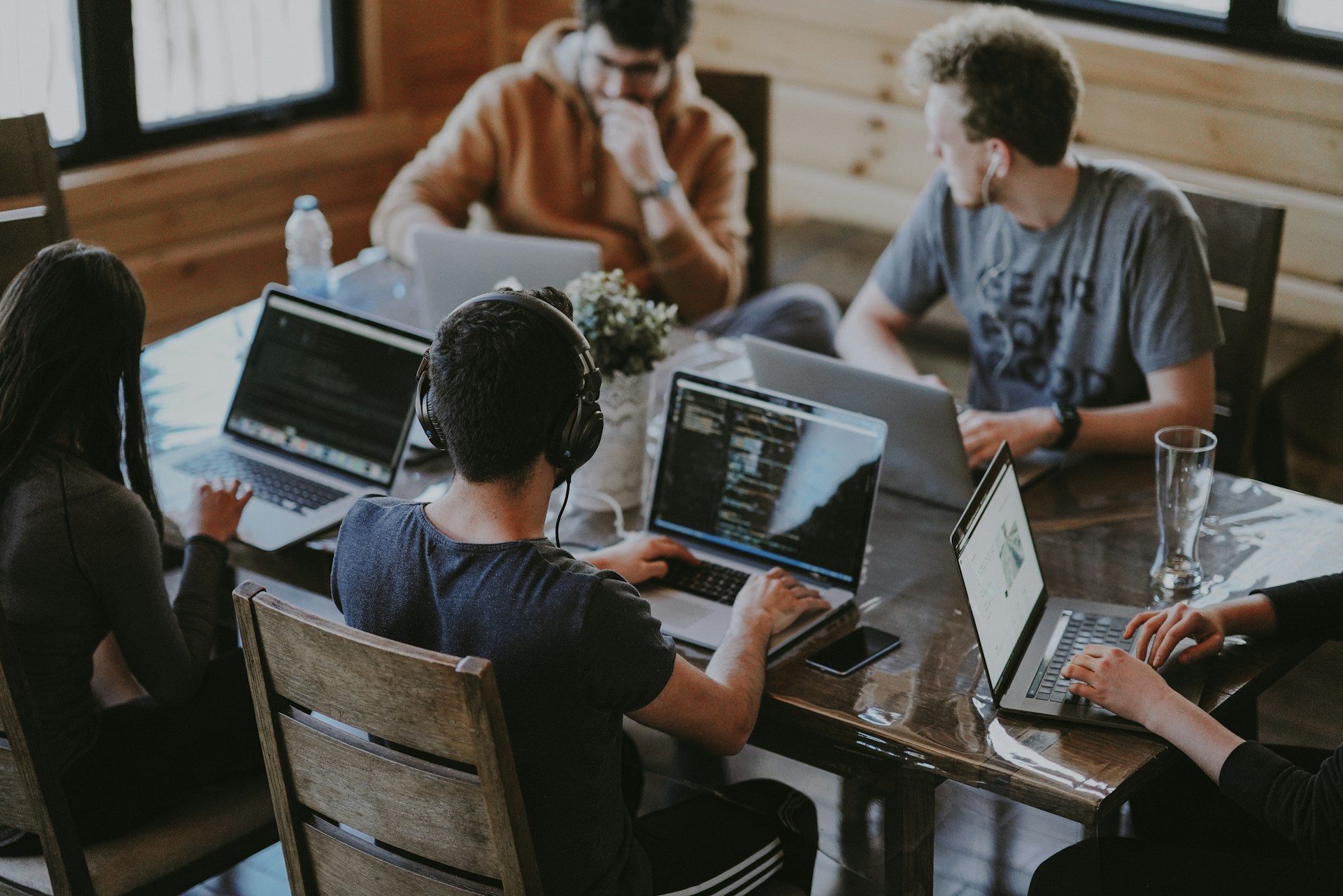 top-zendesk-suite-competitors-alternatives