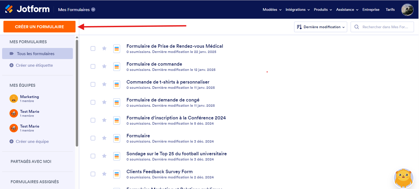 Capture d'écran de la page Mes formulaires de Jotform avec une flèche pointant vers le bouton Créer un formulaire