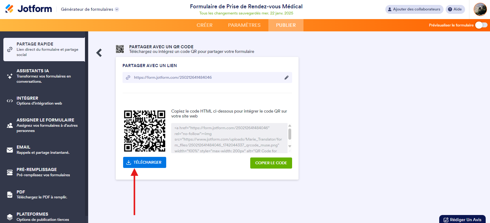 Partager le formulaire avec l’option de code QR dans l’interface Jotform, avec une flèche pointant vers le bouton Télécharger