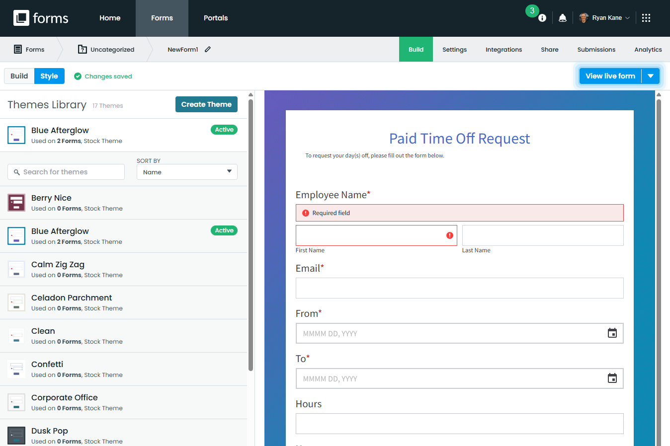 Capture d'écran de l'interface Formstack montrant un exemple de formulaire de demande de congé payé et la bibliothèque de thèmes