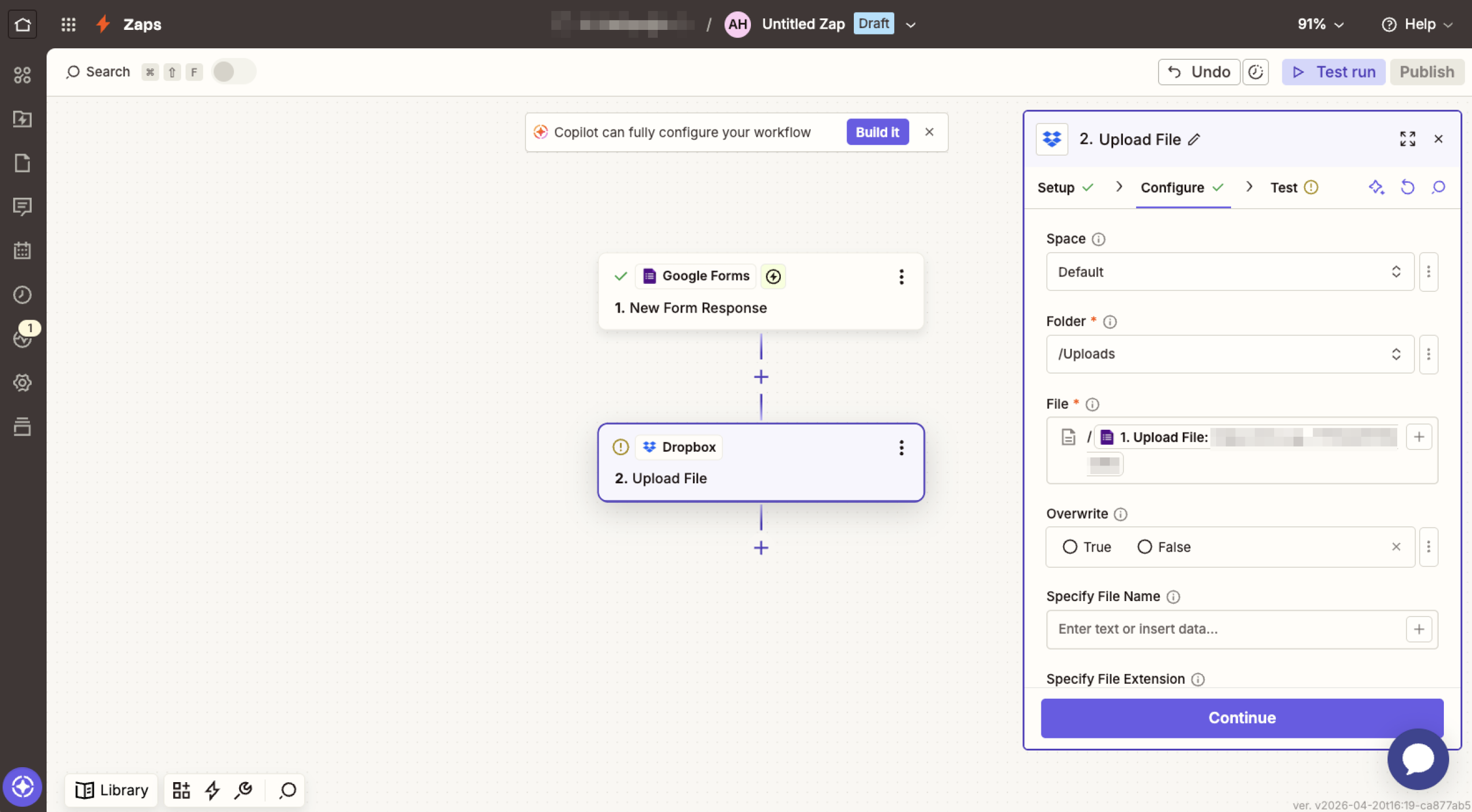 Capture d'écran du menu de configuration de l'action Dropbox dans Zapier avec le menu Téléversement de fichiers