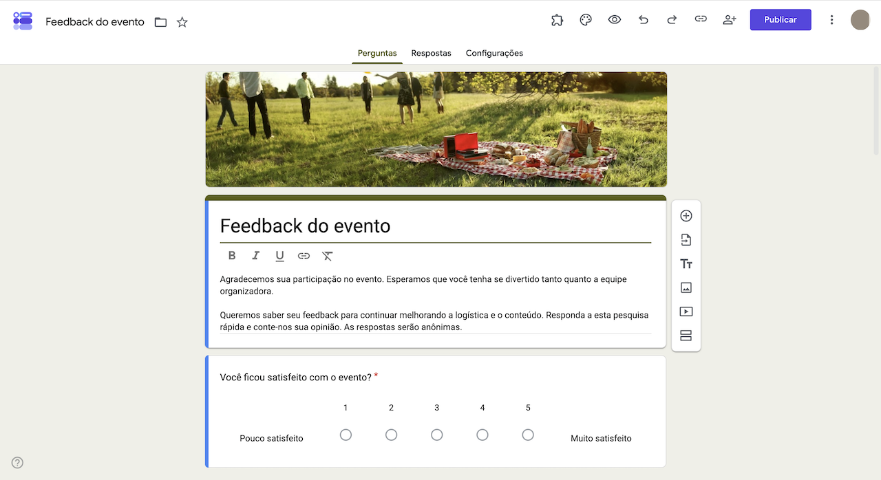 Interface do Formulários Google exibindo um formulário de feedback do evento