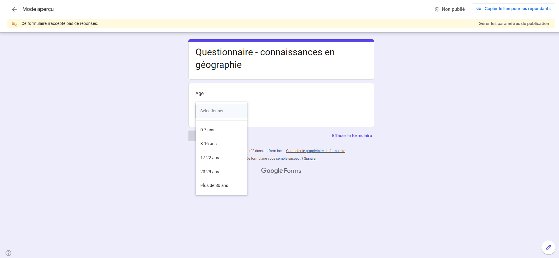 Capture d'écran d'un questionnaire de connaissances en géographie créé dans Google Forms avec une question de type Liste déroulante