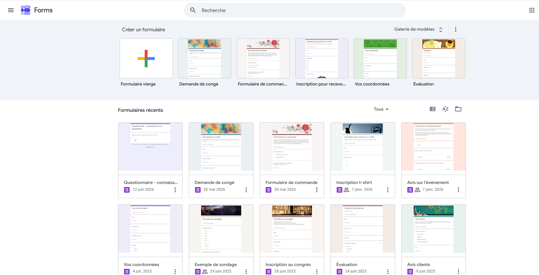 Capture d'écran de l'interface Google Forms montrant les formulaires récemment créés, les modèles de formulaires et l'option pour Créer un formulaire/ Formulaire vierge